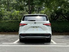 Toyota SIENNA 2.5L Hybrid Premium Edition - фото 11