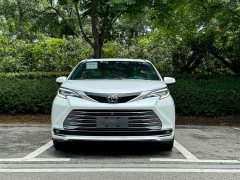 Toyota SIENNA 2.5L Hybrid Premium Edition - фото 2