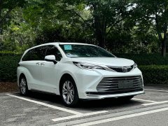 Toyota SIENNA 2.5L Hybrid Premium Edition - фото 3
