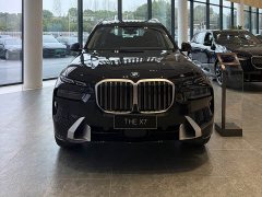 BMW X7 xDrive40i Leading Luxury Package - фото 1