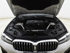 BMW 5 Series 2022 facelift 530Li leading M sports package - фото 10