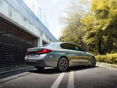 BMW 5 Series (Imported) 540i Fashion Edition M Sports Package - фото 3