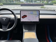 Tesla Model Y standard range rear-wheel drive version - фото 11