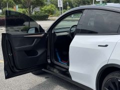 Tesla Model Y standard range rear-wheel drive version - фото 7