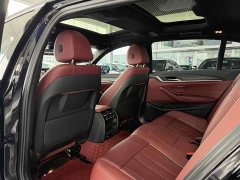 BMW 5 Series facelift 530Li leading M sports package - фото 11
