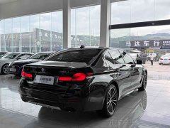 BMW 5 Series facelift 530Li leading M sports package - фото 4