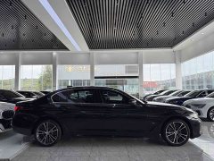 BMW 5 Series facelift 530Li leading M sports package - фото 7