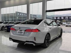 BMW 5 Series 530Li Exclusive M Sports Package - фото 4