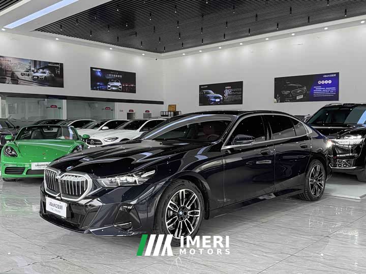 BMW 5 Series 530Li Leading M Sports Package - автомобиль из Китая