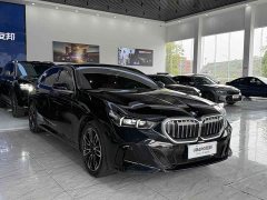 BMW 5 Series 530Li Leading M Sports Package - фото 3