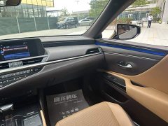 Lexus ES 2020 300h Excellence Edition - фото 10