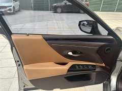 Lexus ES 2020 300h Excellence Edition - фото 17