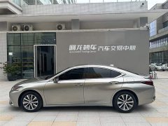 Lexus ES 2020 300h Excellence Edition - фото 8