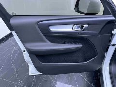 Volvo XC40 T4 four-wheel drive smart travel fashion version - фото 16