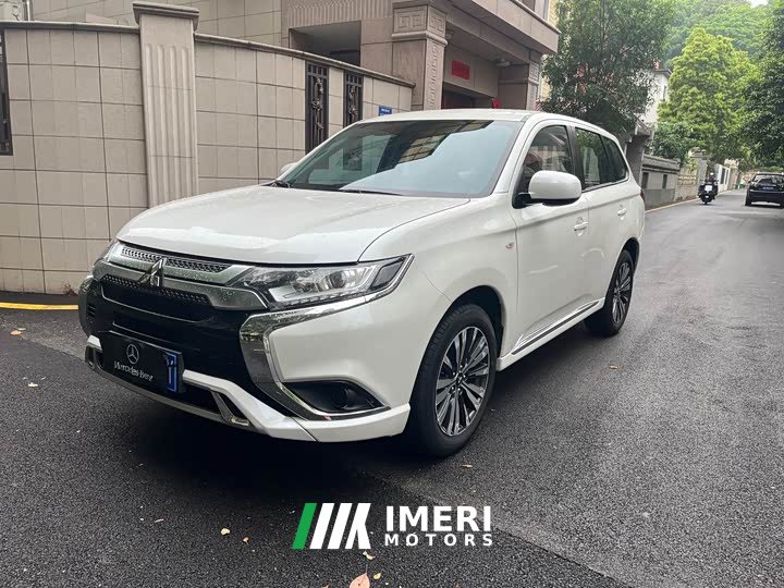 Mitsubishi Outlander 2021 2.0L 2WD Entry-Level 5-Seater - автомобиль из Китая