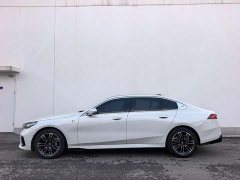 BMW 5 Series 530Li Leading M Sports Package - фото 3