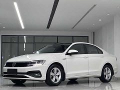 Volkswagen Lamando 230TSI DSG Fashion Edition - фото 1