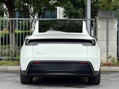 Tesla Model Y rear-wheel drive version - фото 5