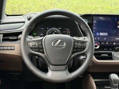Lexus ES 300h Premium Edition - фото 10