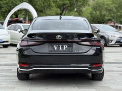 Lexus ES 300h Premium Edition - фото 4