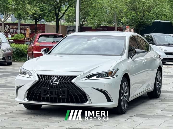 Lexus ES 2021 200 Excellence Edition - автомобиль из Китая