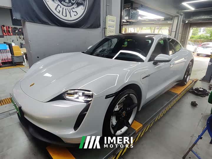 Porsche Taycan 2022 facelift Taycan - автомобиль из Китая