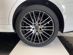 Mercedes-Benz C-Class facelift three C 260 L sports version - фото 11