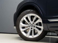 Bentley Bentayga 2024 4.0T V8 long wheelbase version - фото 6