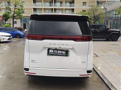 Denza D9 DM-i 970 four-wheel drive flagship - фото 4