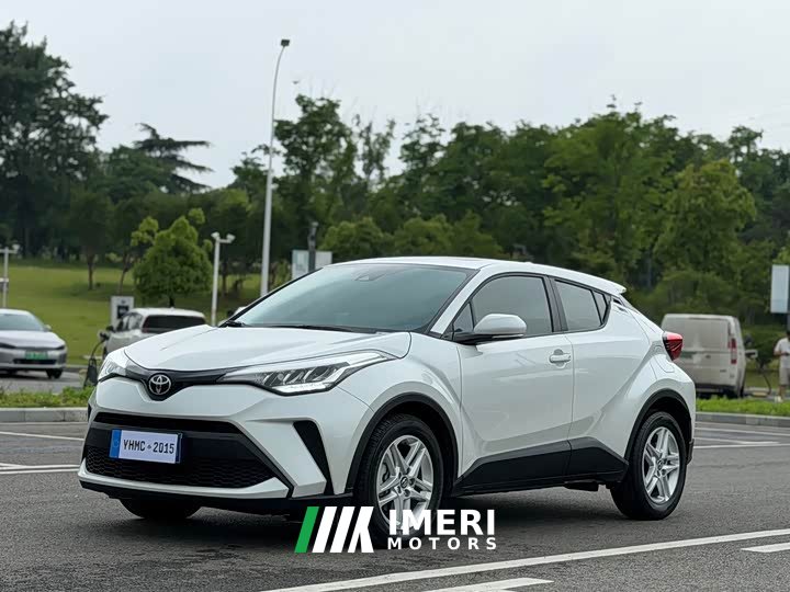 Toyota C-HR 2022 2.0L Leading Edition - автомобиль из Китая
