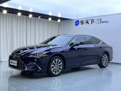 Lexus ES 200 Excellence Edition - фото 1