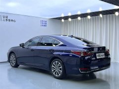 Lexus ES 200 Excellence Edition - фото 5