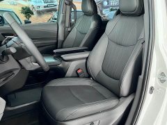 Toyota SIENNA 2024 2.5L Hybrid Premium Edition - фото 6