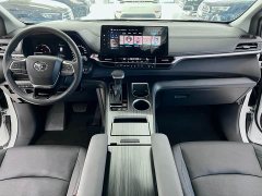 Toyota SIENNA 2024 2.5L Hybrid Premium Edition - фото 9