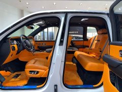 Rolls-Royce Cullinan 2018 five-seater version - фото 5