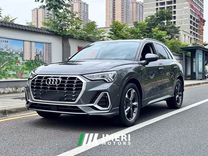 Audi Q3 35 TFSI Fashionable and Dynamic - автомобиль из Китая