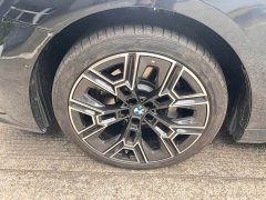 BMW 5 Series 2026 530Li Exclusive M Sports Package - фото 4