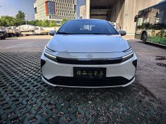 Toyota Corolla 1.8L Dual Engine Elite Edition - фото 2