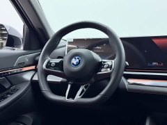 BMW i5 eDrive 40L M Sports Package - фото 16