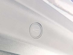 Tesla Model Y standard range rear-wheel drive version - фото 17