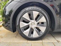 Tesla Model Y standard range rear-wheel drive version - фото 19
