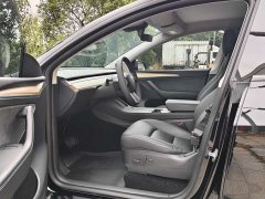 Tesla Model Y standard range rear-wheel drive version - фото 4