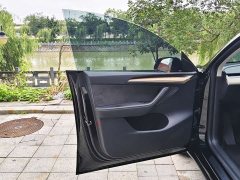 Tesla Model Y standard range rear-wheel drive version - фото 5