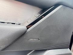 Land Rover Range Rover Velar 2022 250PS Glitter Gold Collector’s Edition - фото 7
