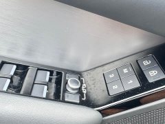 Land Rover Range Rover Velar 2022 250PS Glitter Gold Collector’s Edition - фото 8
