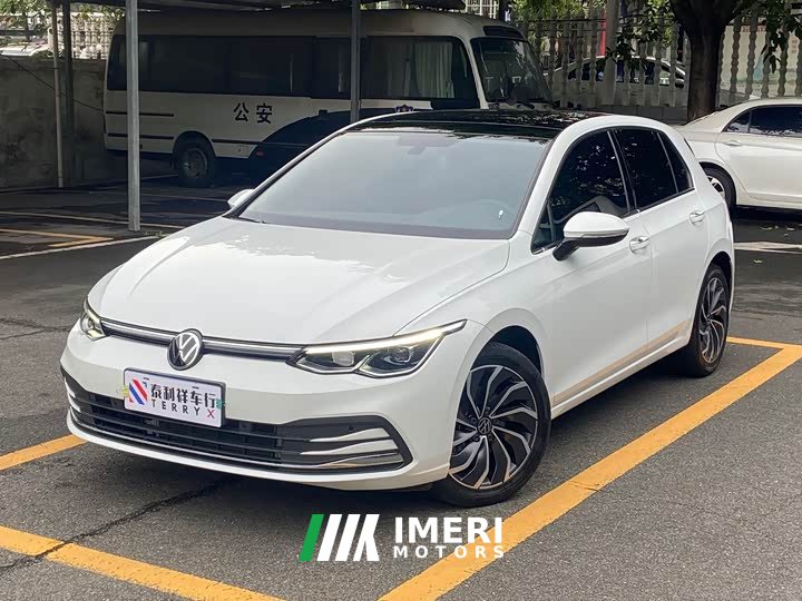 Volkswagen Golf facelift 200TSI DSG Pro - автомобиль из Китая