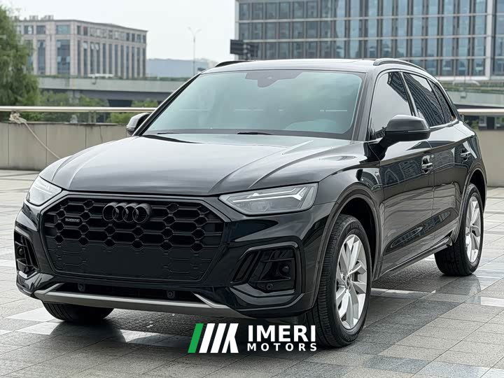 Audi Q5L 40T luxury and dynamic - автомобиль из Китая