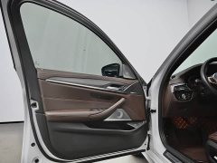 BMW 5 Series 530Li Leading M Sports Package - фото 18