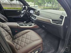 BMW X5 2022 facelift xDrive 40Li M sports package - фото 9