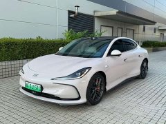 Li Auto Zhiji L6 Max Standard Edition - фото 1